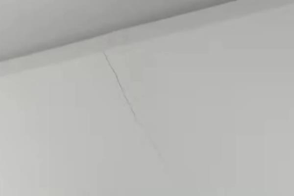 石膏板造型吊頂，有效預(yù)防墻面裝修成品開裂有哪些措施?